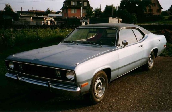 thumbnail interactive-video image 1 of ACC Left Driver Side Door Glass For 1971-72 Dodge Dart Demon & 1970-72 Valiant Duster Hardtop - Clear D4436CL 1 of 6